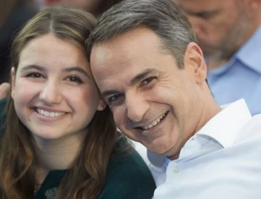 Το τρυφερό δώρο της κόρης του Κυριάκου Μητσοτάκη για τη γιορτή του - Η φωτογραφία στο instagram